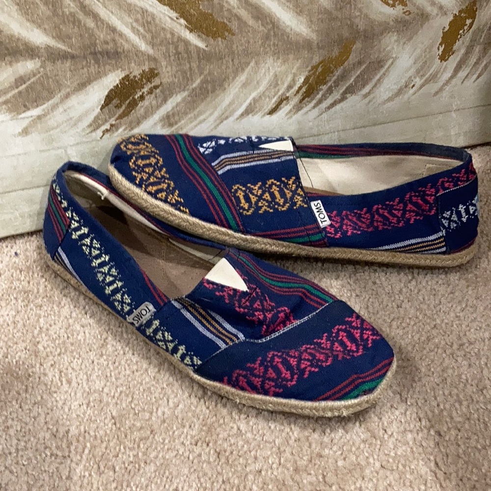 Size 9 TOMS